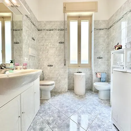 Palomar Apartment *